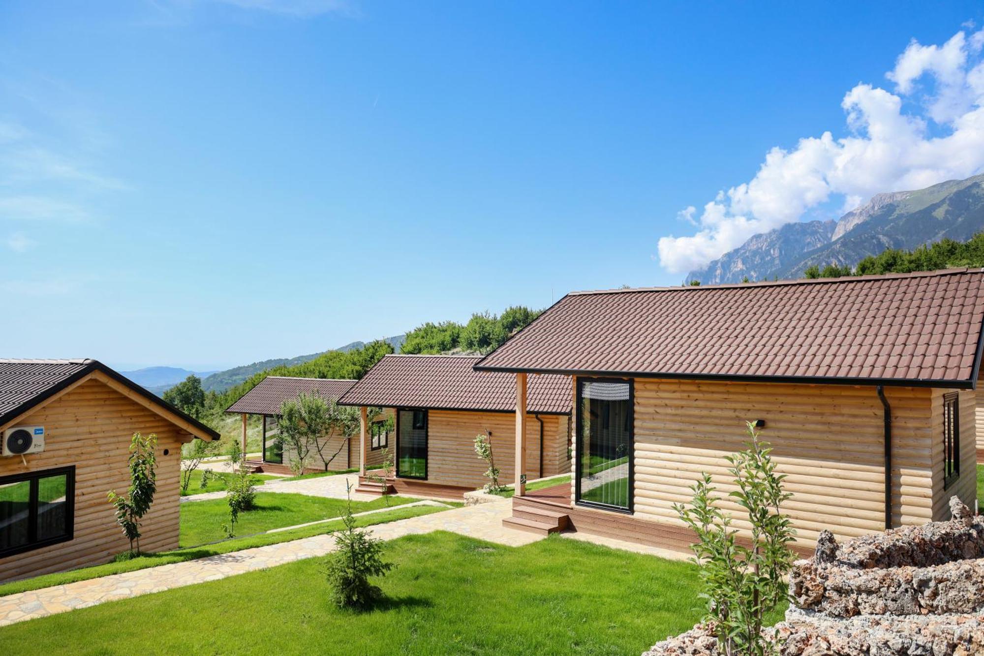 Hotel Bujtina Kapinova Berat Exteriér fotografie