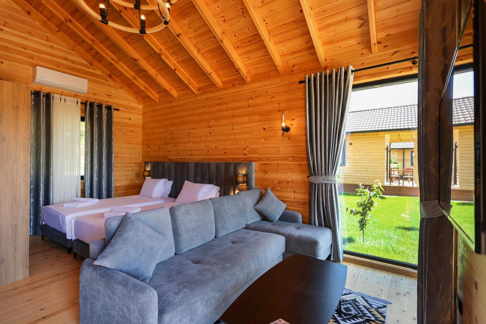 Hotel Bujtina Kapinova Berat Exteriér fotografie