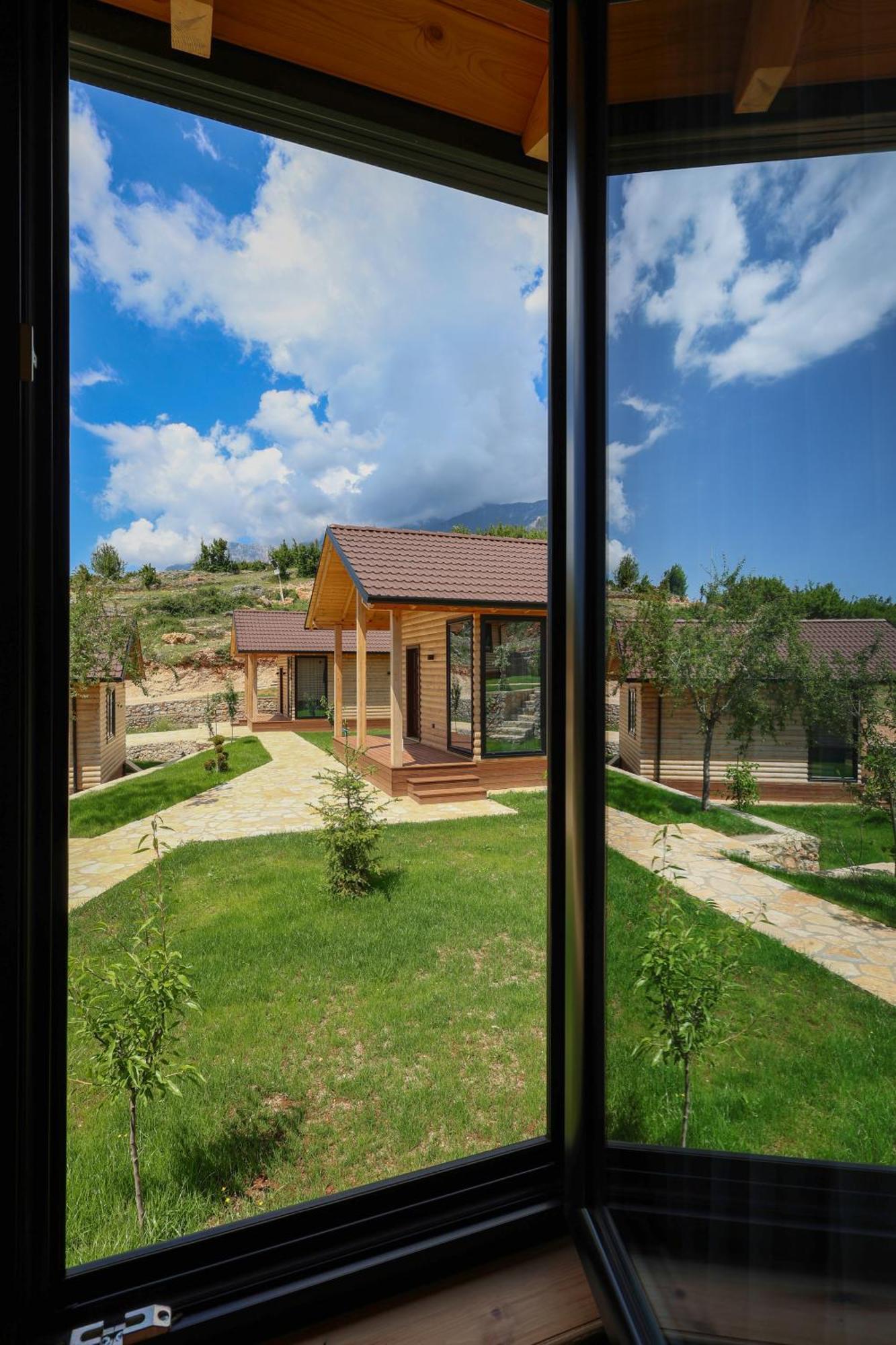 Hotel Bujtina Kapinova Berat Exteriér fotografie