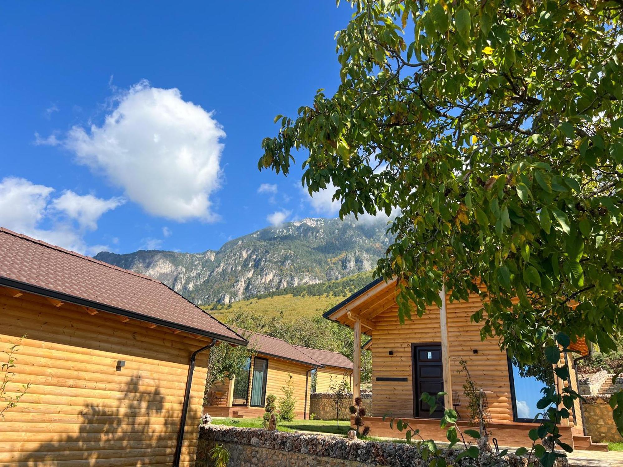 Hotel Bujtina Kapinova Berat Exteriér fotografie
